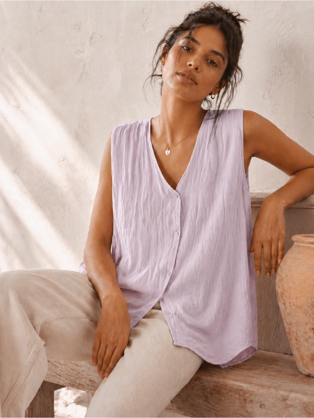 🌼 3/$15 CAbi Light Purple Bouquet Sleeveless Blouse L